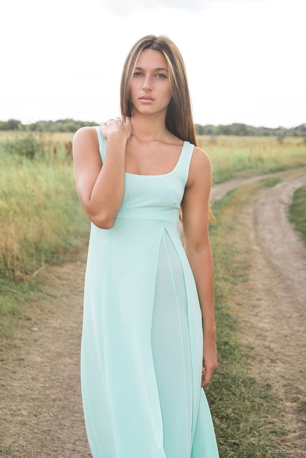 Дюша, 23 года, 0 размер груди